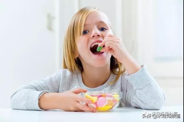 小朋友的蛀牙是怎么形成的,10岁小孩有7颗蛀牙