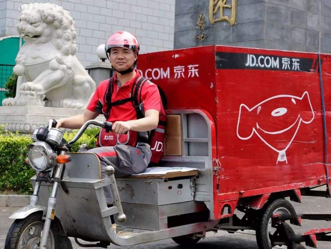 快递小哥月入4000亿,京东快递小哥3年赚200万是真的吗