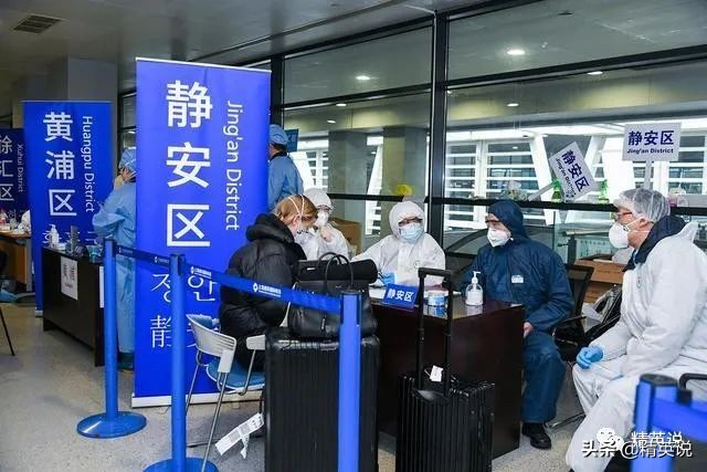 留学生被骂“千里投毒”：海外学子要不要回国？张文宏医生建议…