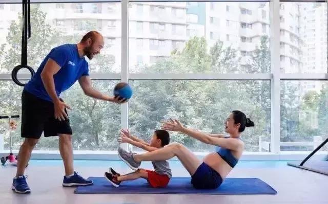 梅根产后肚子大,梅根真的是怀假肚子吗