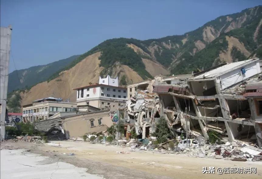 2008年汶川地震记者现场报道,2008年汶川地震伤感视频