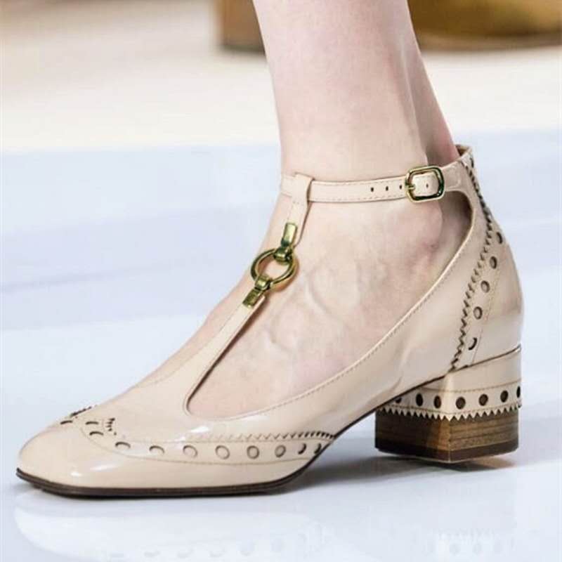 脚宽的女生适合穿的鞋,脚宽的女人好吗