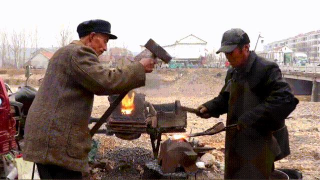 空气锤和涡轮振动器区别,空气锤和压力机有什么区别