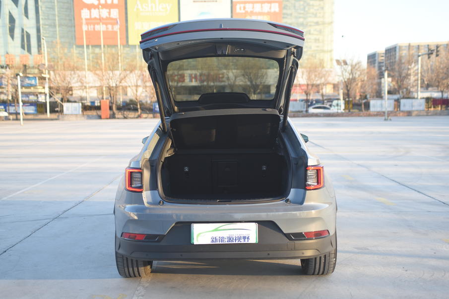 特斯拉新款model3与极星2,特斯拉新款model3和极星2