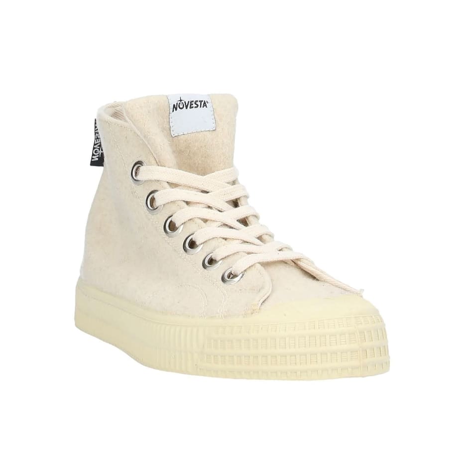 eightmonkeys品牌运动鞋男,脚肥的女生适合哪个品牌的运动鞋