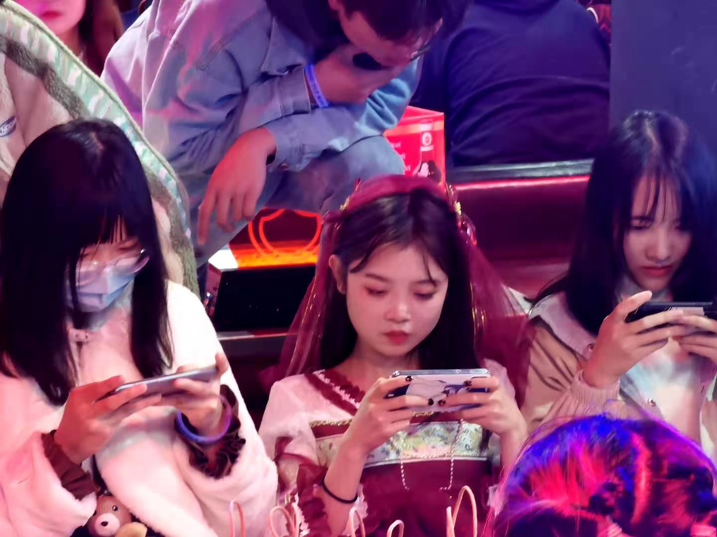 宁波老外滩电竞,王者荣耀电竞主题酒吧