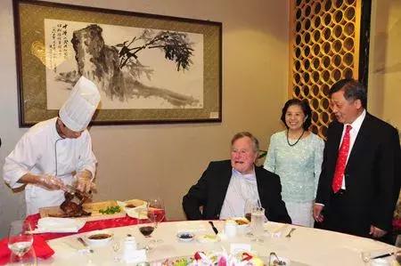 美国老布什总统死葬礼,美国前总统老布什跳伞