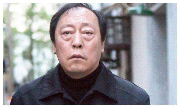 吴尊十年前照片对比,吴尊十几岁到40多岁的全体照片