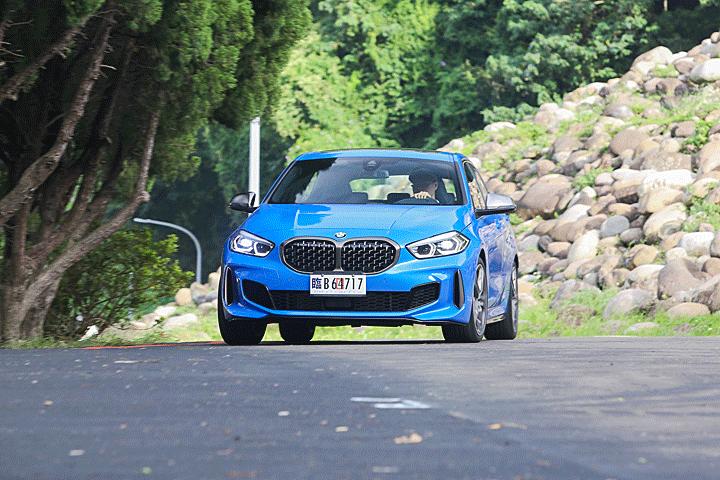 这驾感，仍然又浓又辣，试驾全新一代宝马M135ixDrive