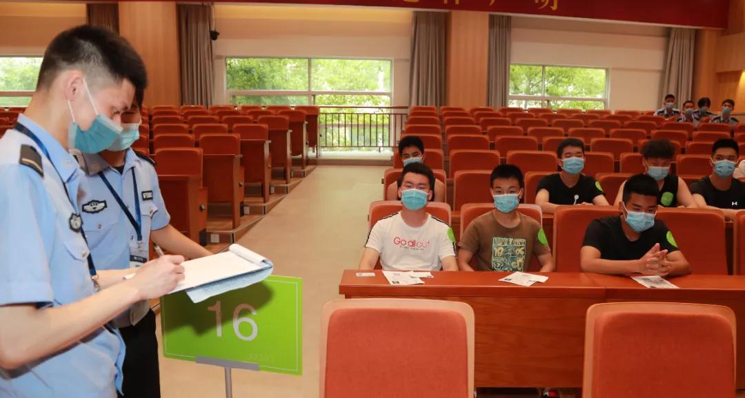 浙江警察学院面试答题,浙江警察学院2020年体能测试安排