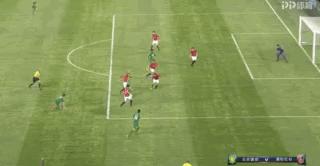 裁判抢镜,裁判无视巴萨禁区犯规手球