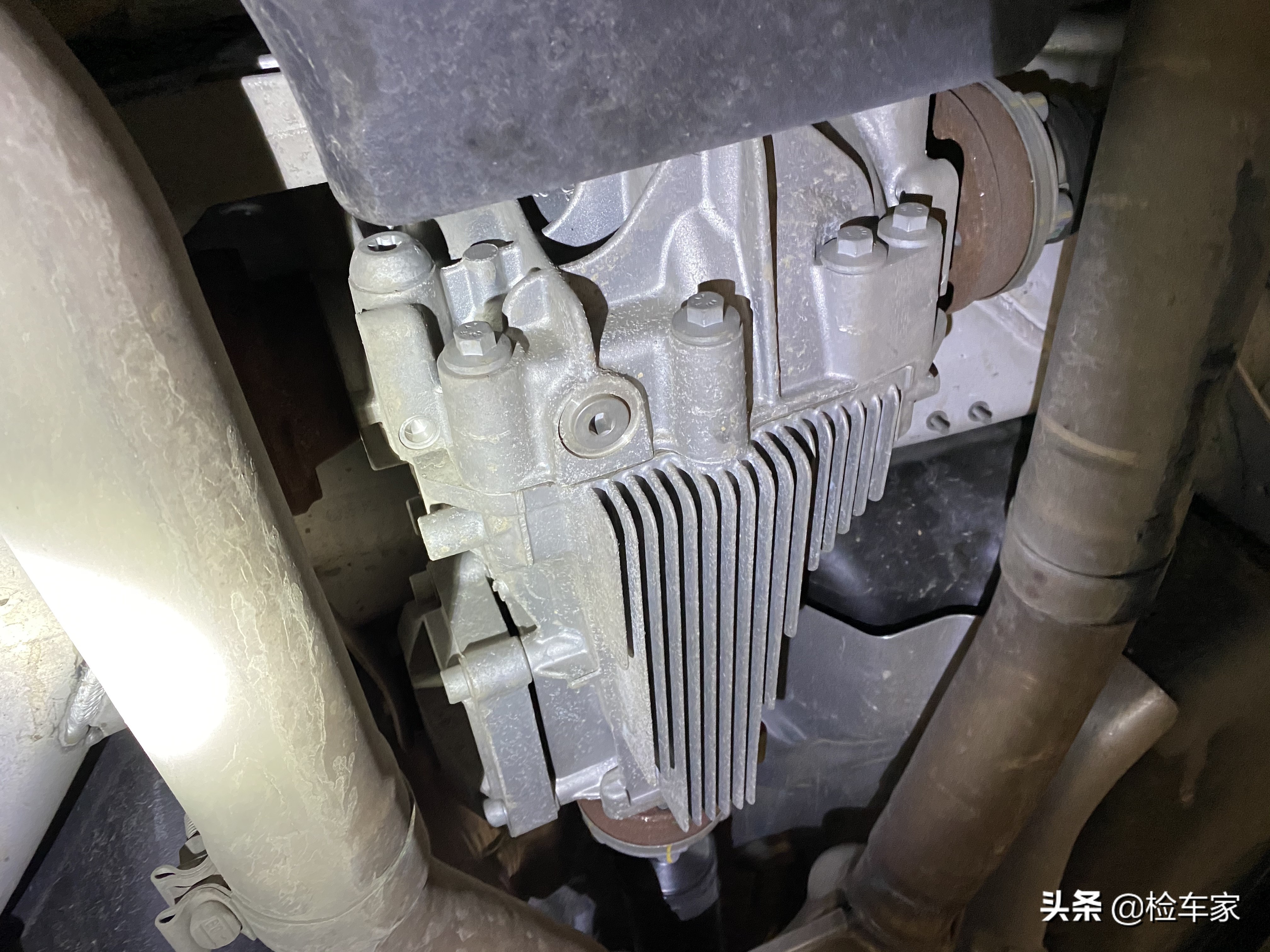 为什么这么多人买宾利飞驰,为什么会有人买二手豪华车