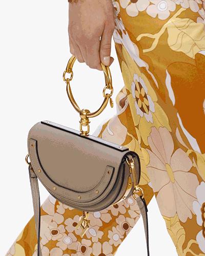 郑秀妍爱马仕视频,人间爱马仕郑秀妍