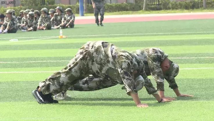 余庆中学和他山中学谁大,余庆中职学校军训