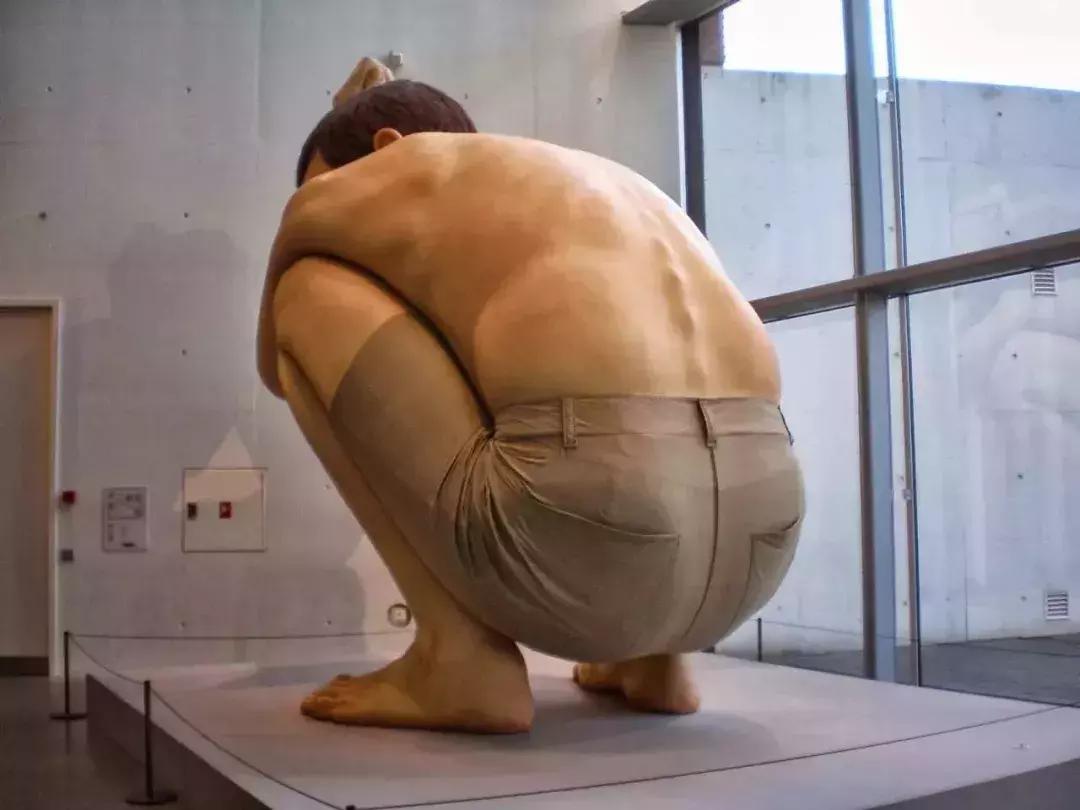 令人难以置信的活雕塑,逼真人脸雕塑视频