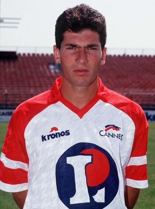 《齐达内》殿堂级中场，球员教练他都做到了完美，本期专栏