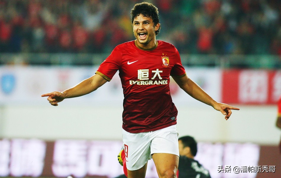 法新社评价国足“全球化”引球迷吐槽，法国成绩出色一点功不可没