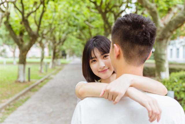 早孕有什么反应肚子会不舒服吗,早孕停经几天可以测出来
