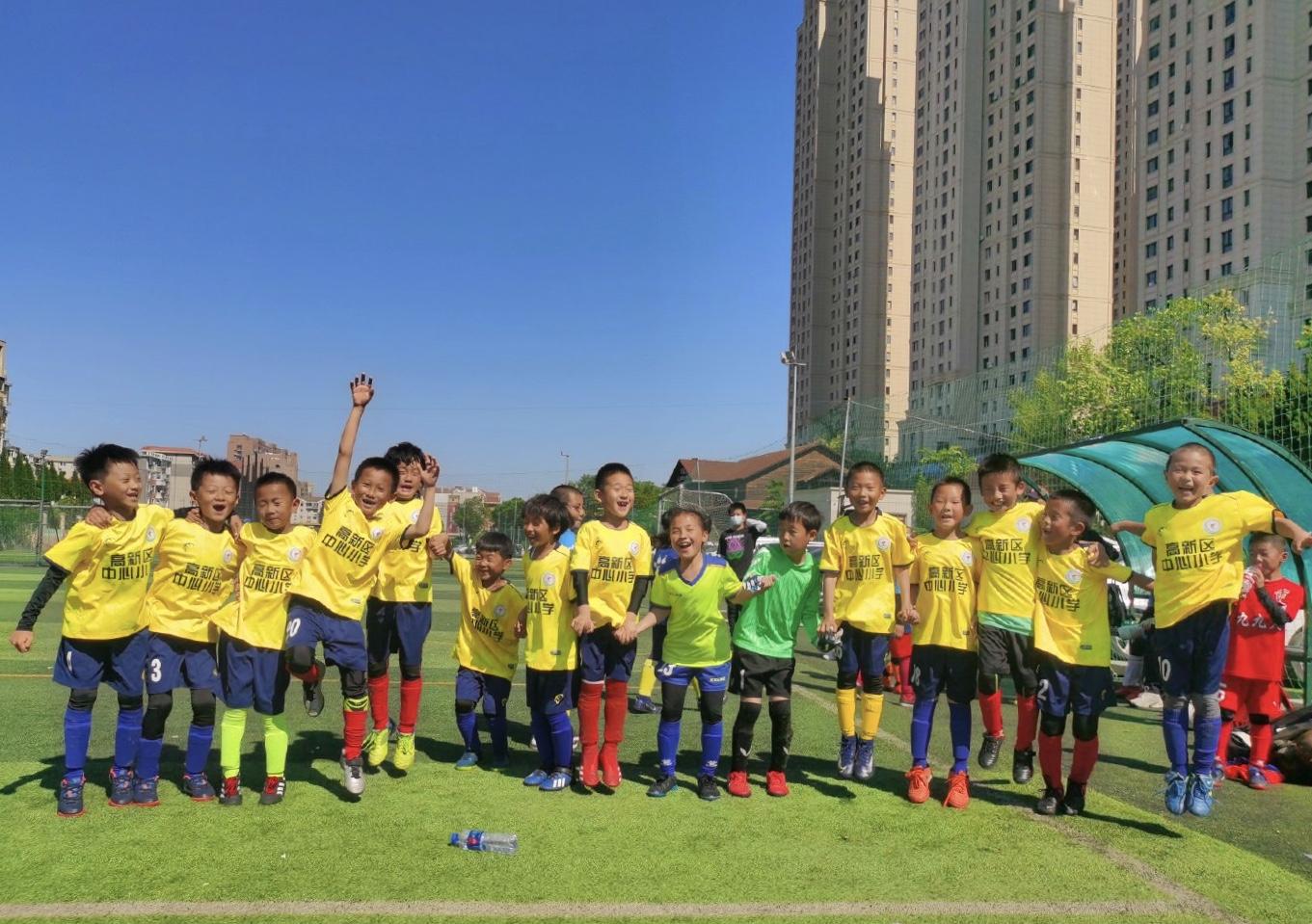 两位鲁能旧将，先后扒掉中国足球*裤底**！不仅炮轰欠薪，还直指青训