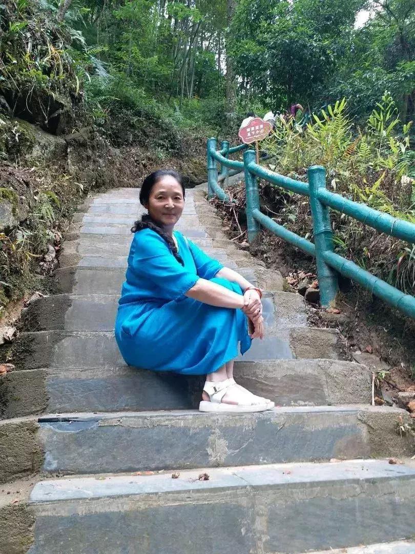 澶у鍑洪棬鏃呮父鎷嶇収濮垮娍鍚堣緫,涓浗澶у澶栧嚭鏃呮父