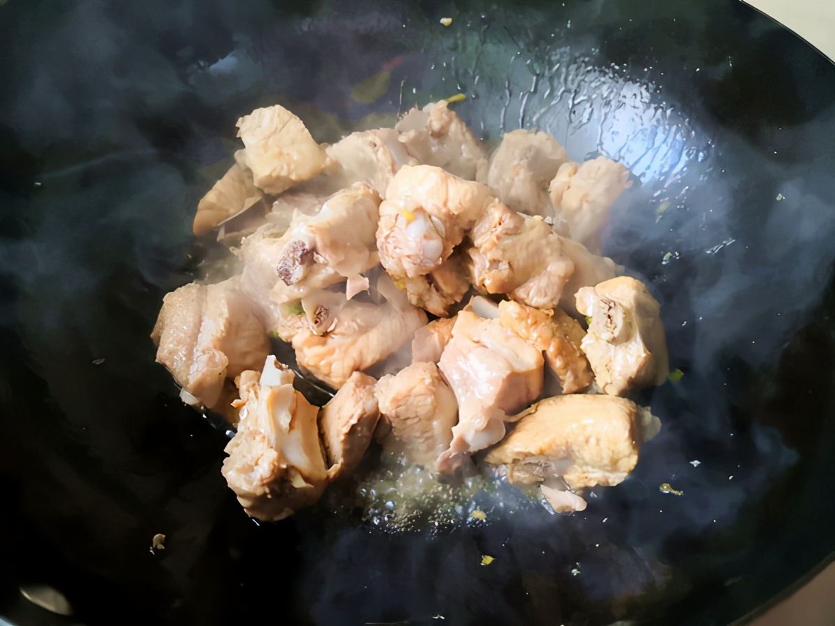 排骨不管怎么做是不是要先煮开,排骨最正确焯水没有料酒怎么办