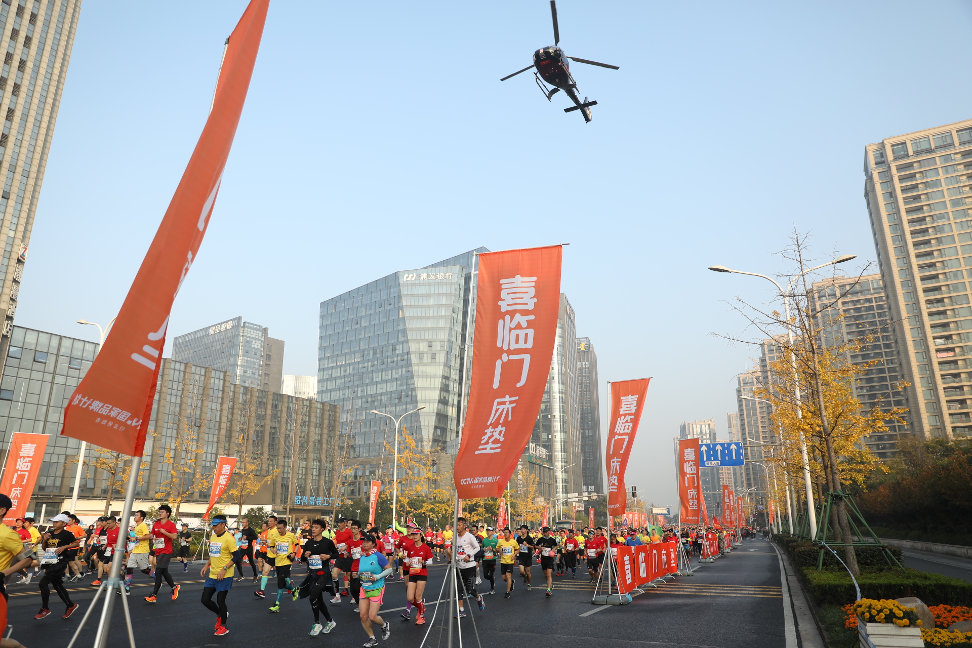 如何在22000人的绍兴马拉松赛中夺冠？背后的秘诀竟跟睡觉有关！