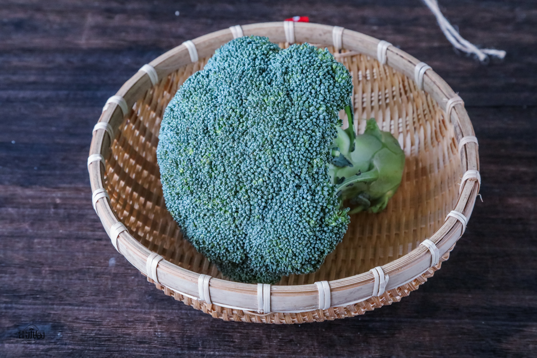 西兰花怎么洗才能使虫卵变白,清洗西兰花有哪些关注事项