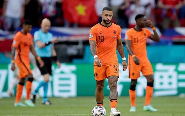 荷兰队爆冷出局,荷兰队主教练德波尔下课