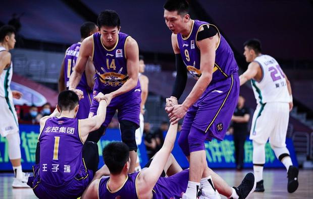 复赛后被马布里重新激活的两位球员成为北控的国产“双塔奇兵”