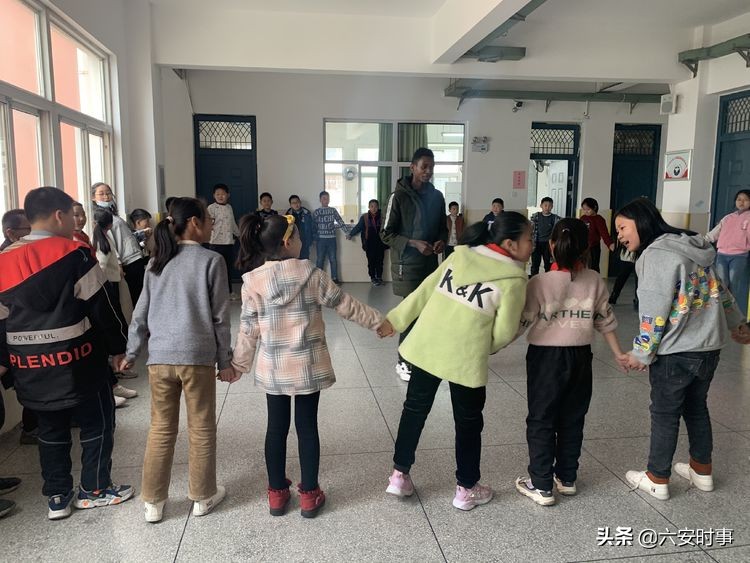 *光春**烂漫静待花开﻿——丰安小学3月活动纪实