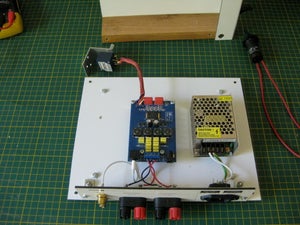 为书房DIY一台简易功放，机箱采用铝塑板自己制作，简约又好声