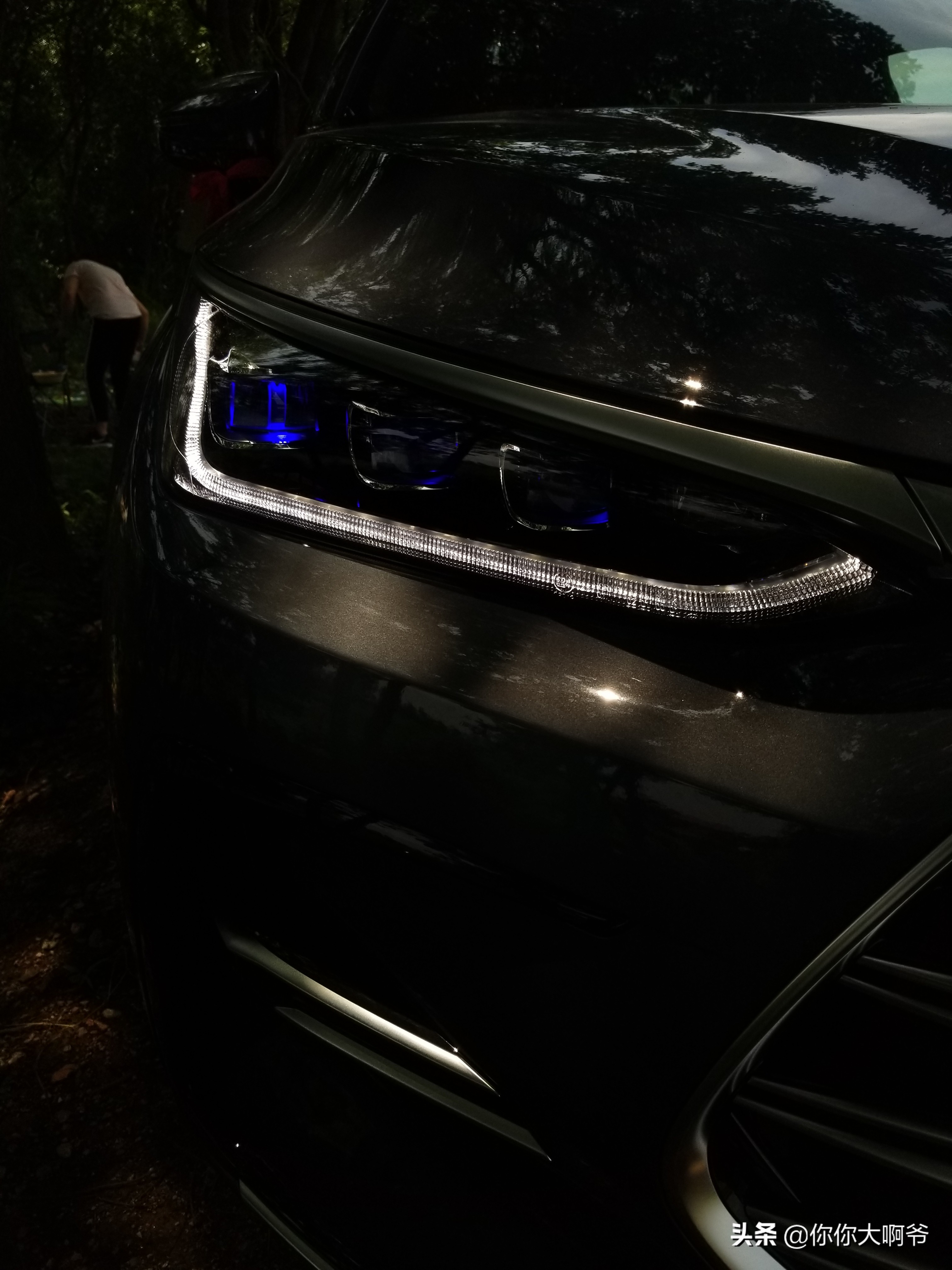 比亚迪唐dmi112km尊荣版赤地红,唐dmi冠军版200km尊享型评测