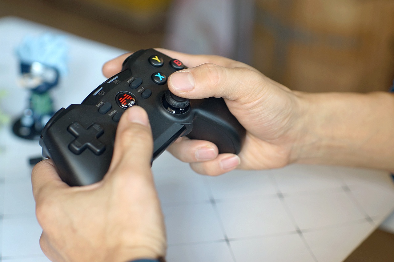 用键盘可以玩的手游,北通蝙蝠4无线版手感怎么样