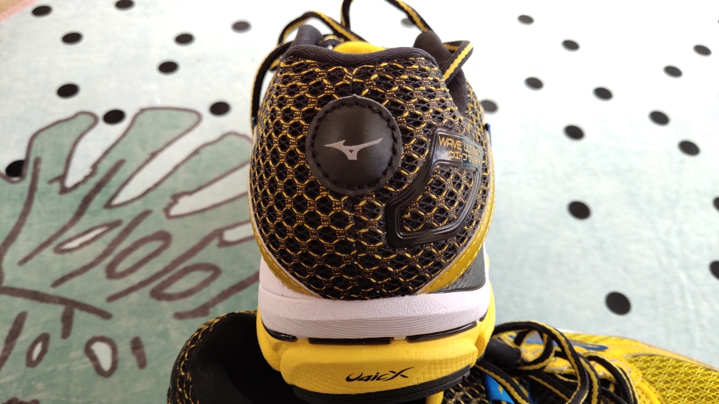 美津浓跑步鞋尺码偏大吗,美津浓跑步鞋怎么样