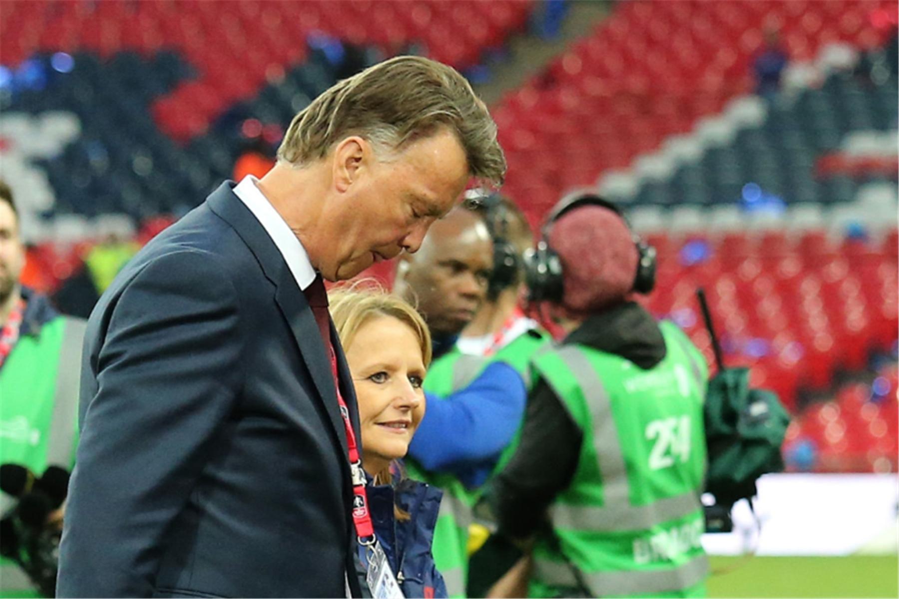 回顾曼联大厦一步步倒塌的过程索帅该如何带年轻红魔重返巅峰？