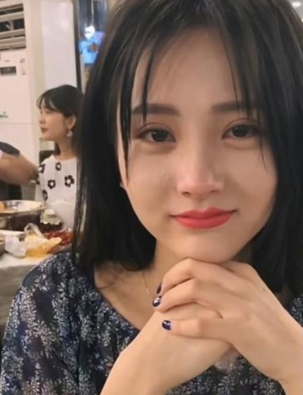 从拼车名媛到替夫捞金，掌握千万流量的卖肉西施，比你想得更会玩