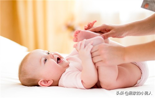 宝宝爱摸“小鸡鸡”？学会这几点从容应对