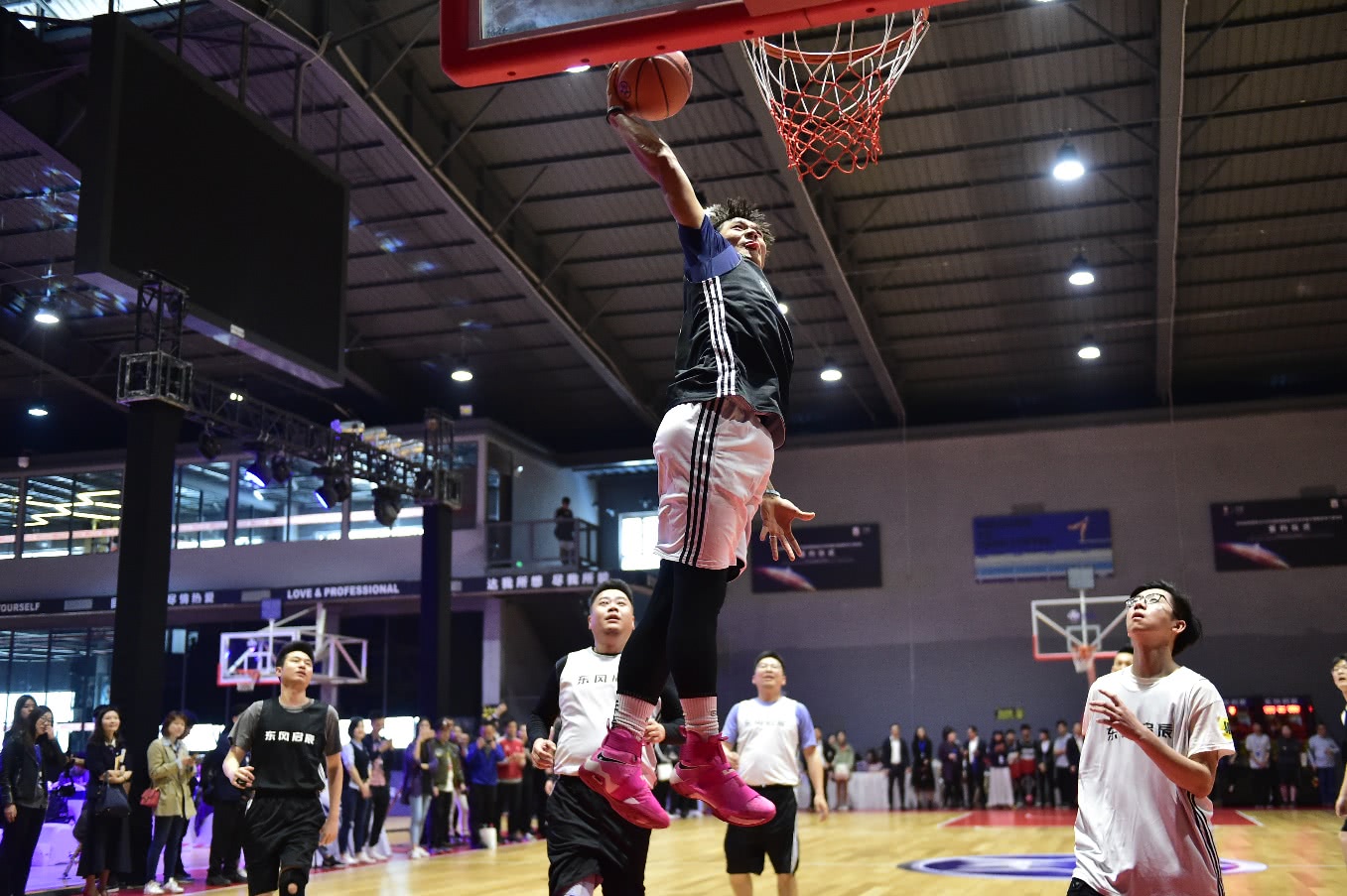 鏅烘収涓庡姏閲忕殑纰版挒,鏅烘収涓庡姏閲忕殑瀹岀編铻嶅悎