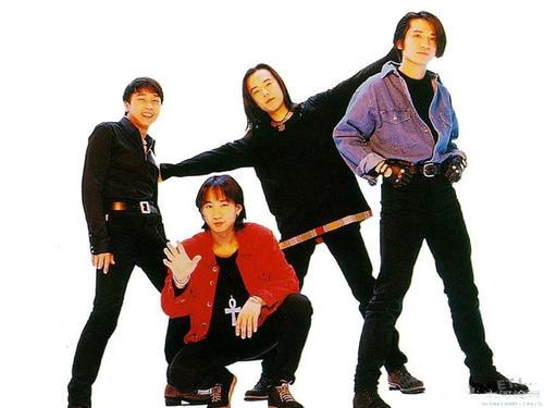 和beyond乐队同期的乐队是哪个,beyond是殿堂级乐队吗