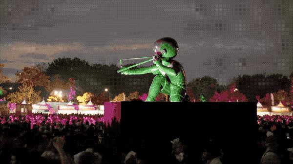 他是吴彦祖、村上隆钟爱的人，连续6年拿下漫画界奥斯卡