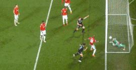 曼联门将德赫亚对比亨德森,曼联7分钟追3球德赫亚神扑