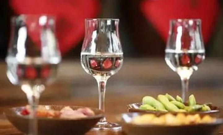 酸甜苦辣咸的茅台酒怎么喝,茅台酒回味苦酸