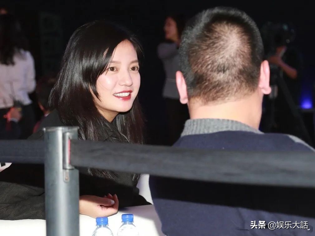 赵薇为何嫁给黄有龙呢,赵薇与黄有龙夫妻关系现在怎么样