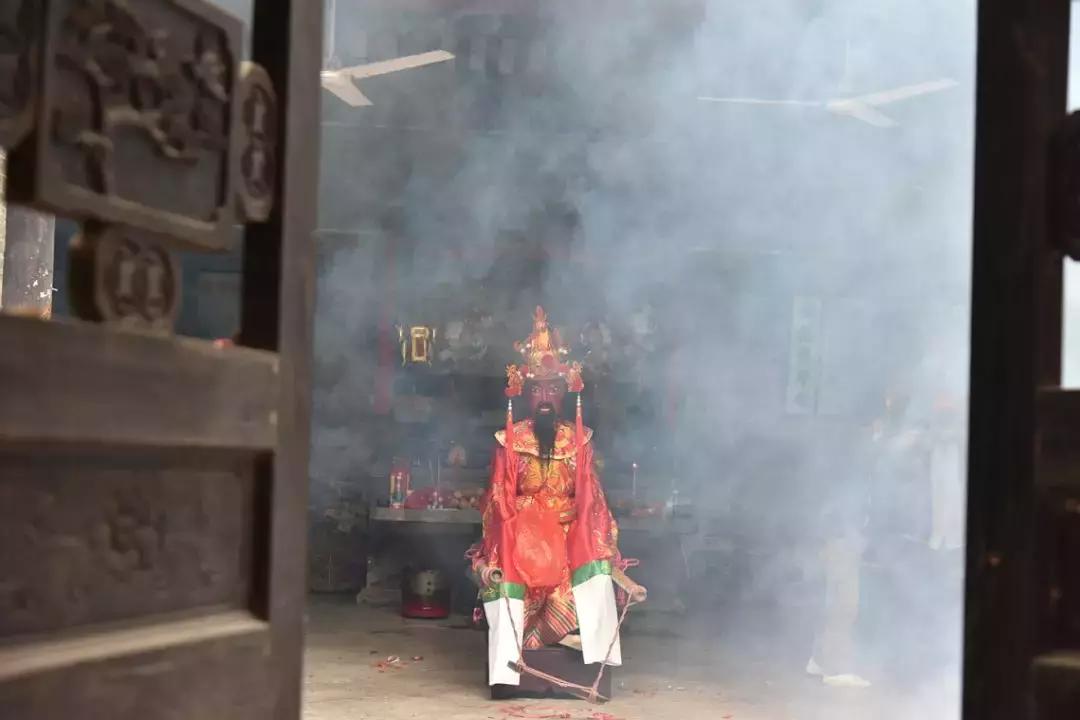 “摸摸康公手，发财更就手！”今天沙头街“康公出巡”好热闹！