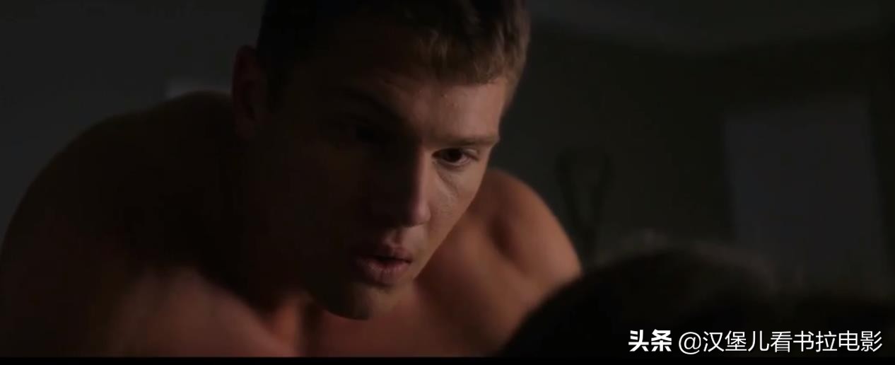 沙雕版《异形》，小情侣一夜激情后中奖，第二天发现怀的外星人