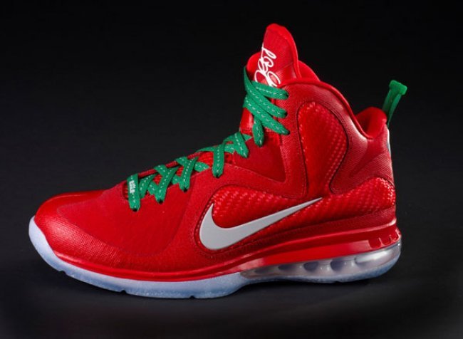 nba球员圣诞节穿什么鞋,nba球星平时穿什么鞋