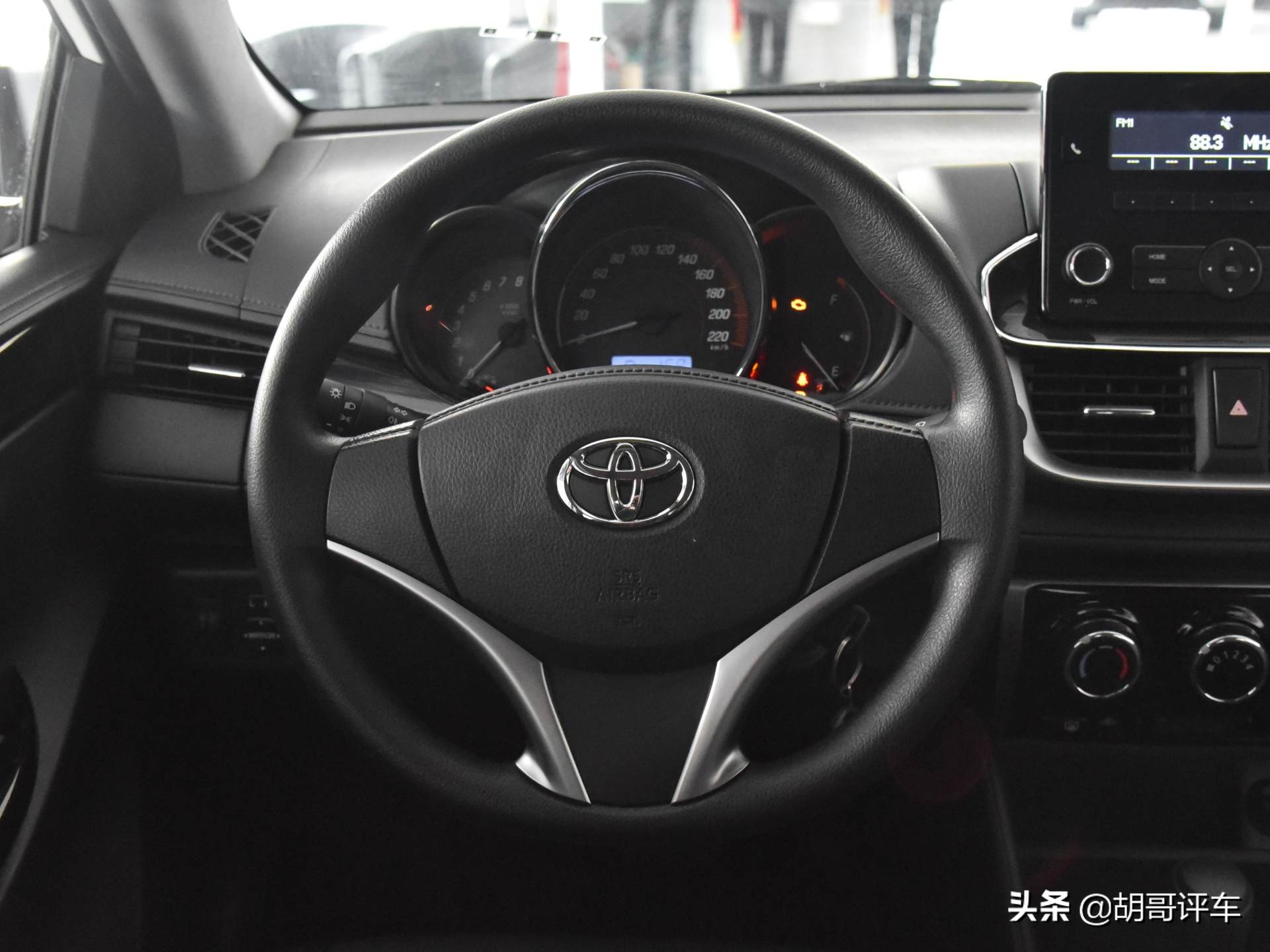 除了飞度，它也是合资实惠小车，带你看丰田YARiSL致炫