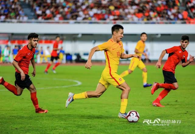 足球万人欢呼现场,足球比赛全场轰动