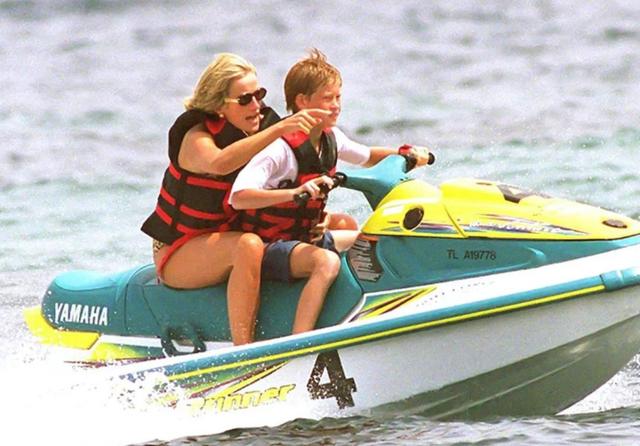 戴安娜母亲教育孩子,戴安娜是个好母亲吗