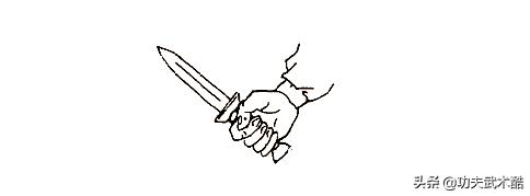 空手夺刀制服歹徒视频,空手夺匕首用既猛且狠制服歹徒